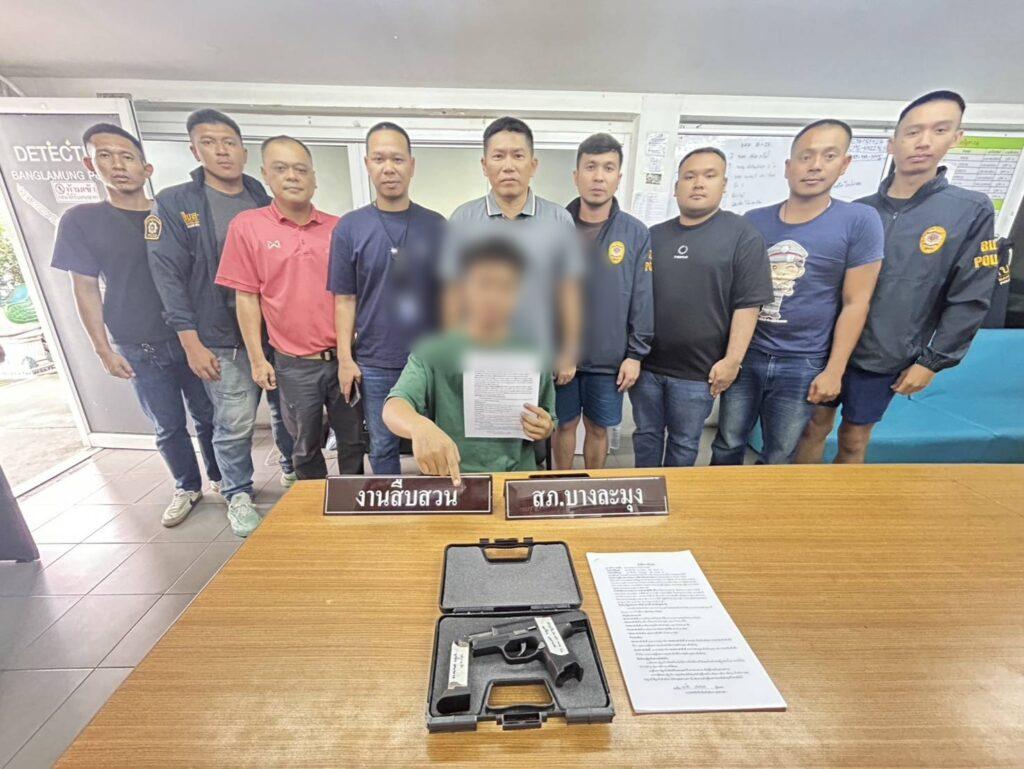 バンラムン地区でのアパート強制捜査：22歳容疑者を違法銃器所持で逮捕
