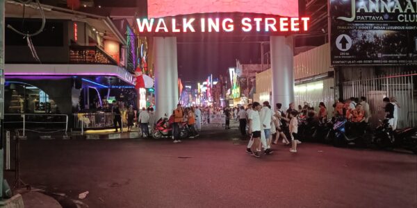 パタヤ一人旅でも夜遊びって楽しめる? パタヤ一人旅でも夜遊びって楽しめる?